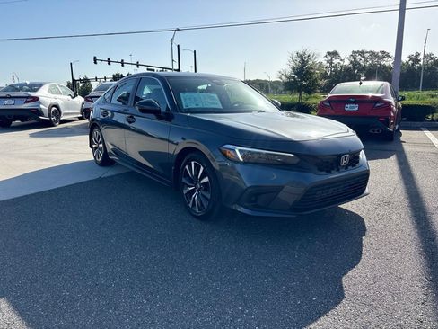 Used 2023 Honda Civic EX-L image 3
