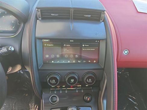 Certified 2022 Jaguar F-TYPE R image 18