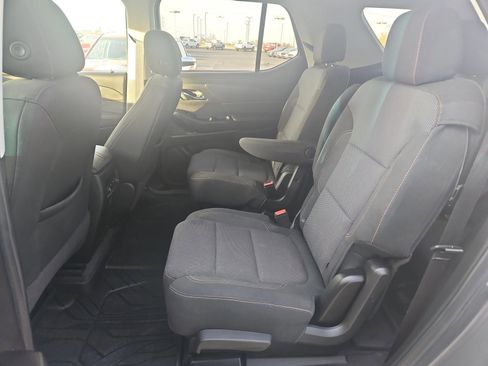 Used 2020 Chevrolet Traverse LT image 20