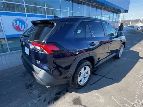 Used 2019 Toyota RAV4 XLE w/ Convenience Package image 8