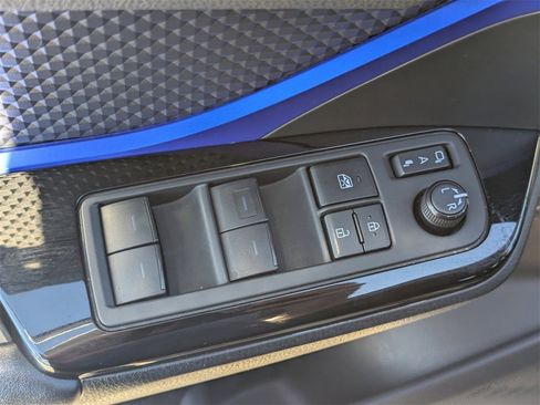 Used 2021 Toyota C-HR XLE image 22