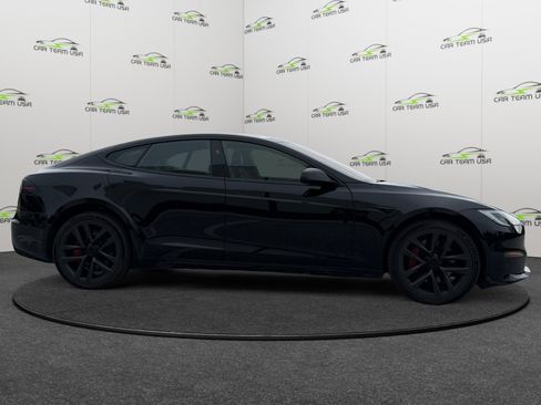 Used 2024 Tesla Model S Plaid image 9