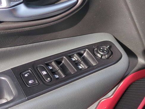 Used 2022 Jeep Renegade Trailhawk AWD/4WD image 23