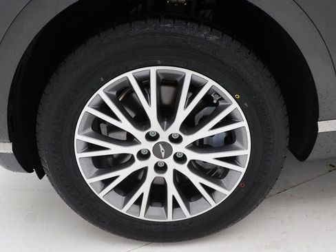 Used 2024 Genesis GV80 2.5T AWD/4WD image 9
