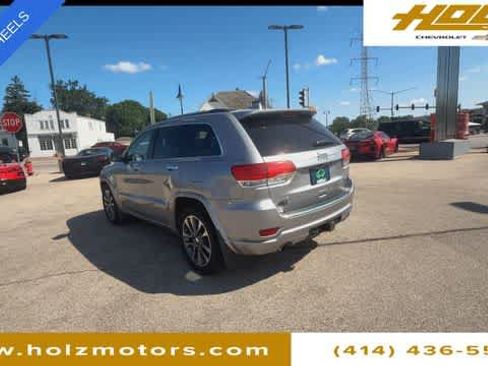 Used 2018 Jeep Grand Cherokee Overland AWD/4WD image 6