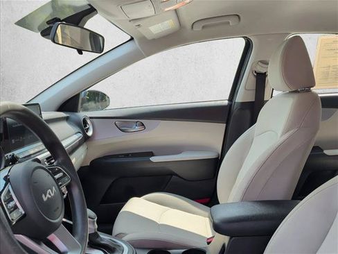 Used 2022 Kia Forte LXS FWD image 14