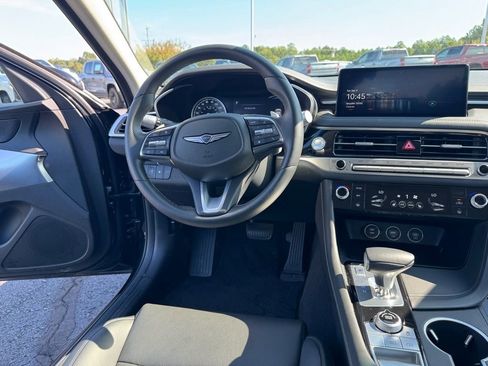 Used 2025 Genesis G70 2.5T image 12