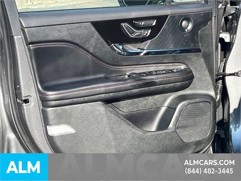 Used 2025 Lincoln Corsair Reserve w/ Equipment Group 202A AWD/4WD image 11