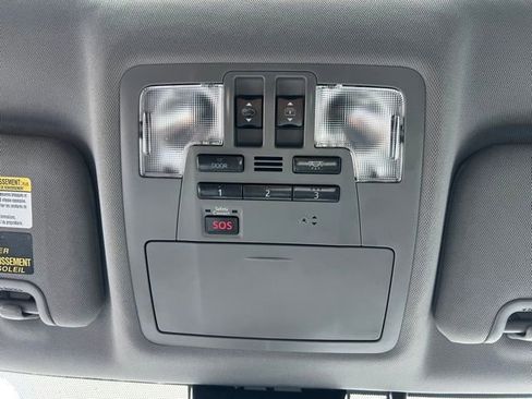 Used 2017 Toyota Highlander Limited Platinum image 33