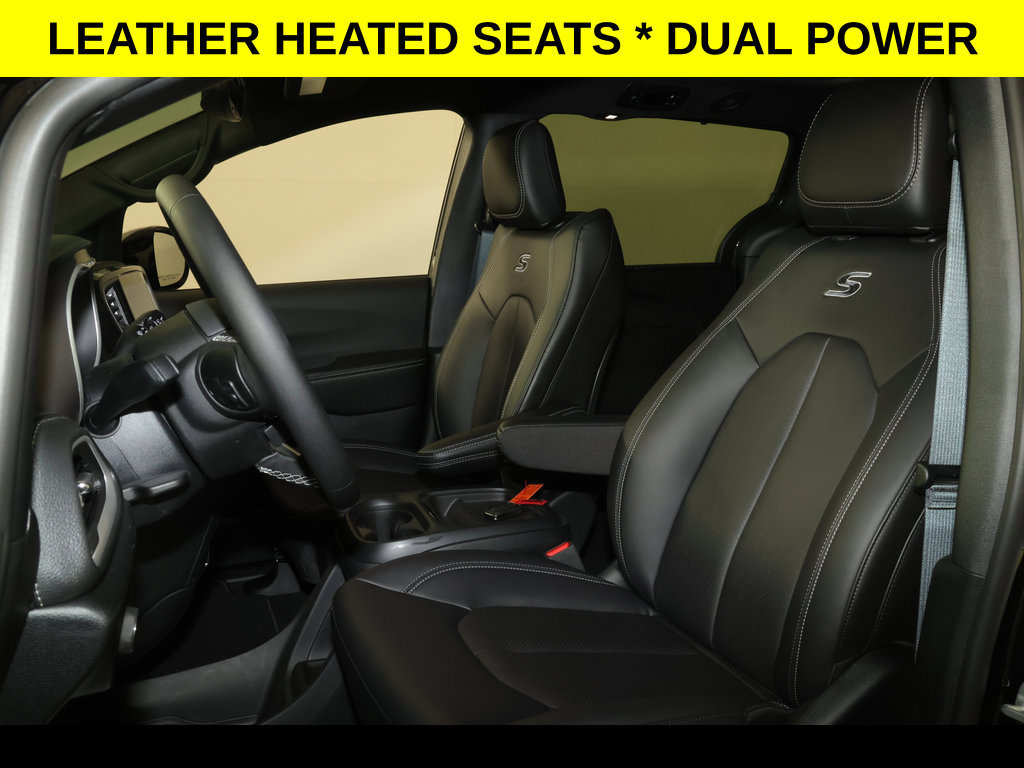 New 2027 Chrysler Pacifica Select w/ S Appearance Package FWD image 3