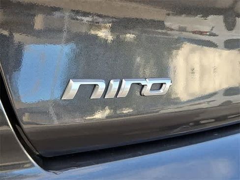 Used 2022 Kia Niro EX image 13