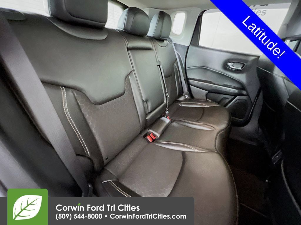 Used 2020 Jeep Compass Latitude w/ Popular Equipment Group AWD/4WD image 17