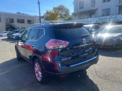 Used 2016 Nissan Rogue SV w/ SV Moonroof Package image 15