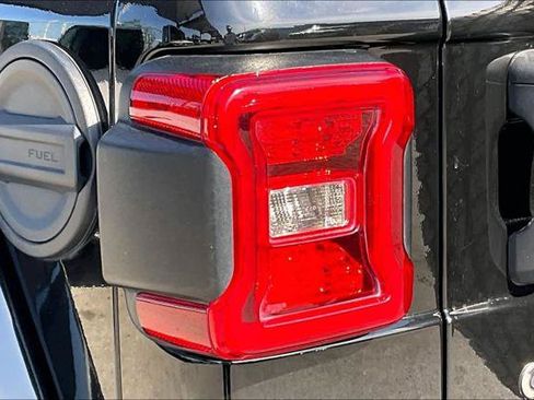 Certified 2018 Jeep Wrangler Unlimited Sahara AWD/4WD image 25