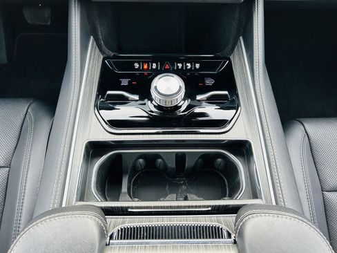 Used 2023 Jeep Wagoneer Series II w/ Convenience Group I image 28