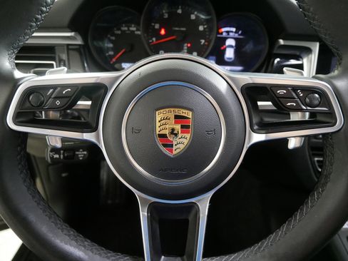 Used 2019 Porsche Macan image 25