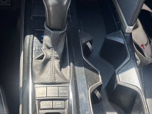Used 2025 Toyota Camry SE FWD image 15