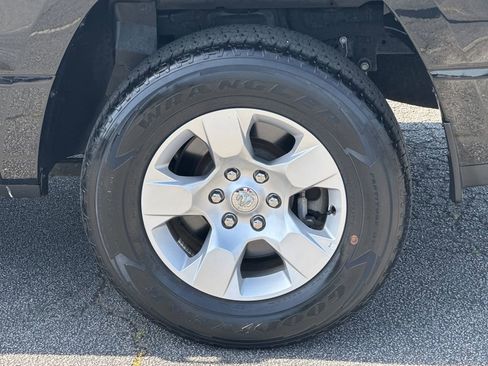 Used 2022 RAM 1500 Big Horn AWD/4WD image 16