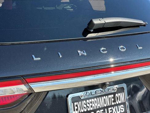 Used 2023 Lincoln Corsair Reserve w/ Jet Appearance Package image 18