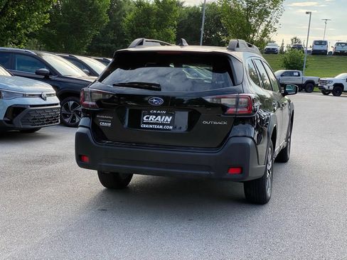 Used 2025 Subaru Outback Premium AWD/4WD image 8