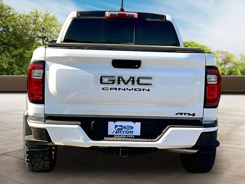 Used 2024 GMC Canyon AT4 w/ AT4 Premium Package AWD/4WD image 2