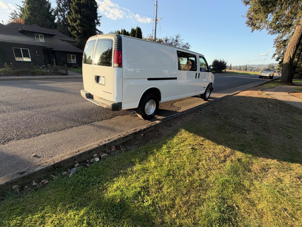 Used 1998 Chevrolet Express 3500 Extended w/ Convenience Pkg RWD image 4
