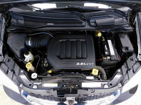 Used 2011 Dodge Grand Caravan SXT image 13