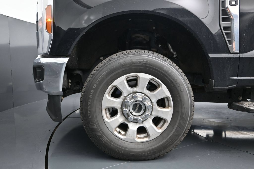 Used 2024 Ford F350 XLT AWD/4WD image 12