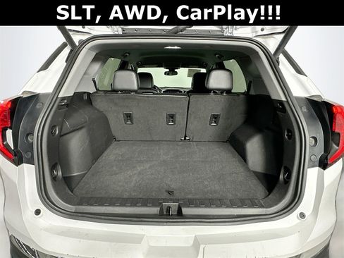 Used 2024 GMC Terrain SLT image 27