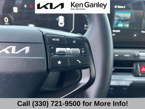 Certified 2025 Kia K4 EX image 32