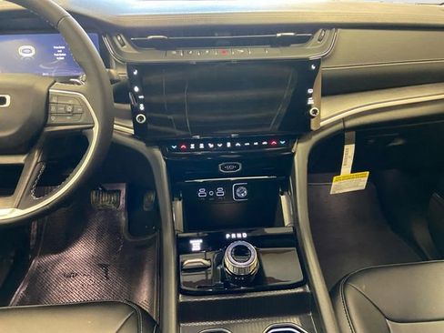 New 2026 Jeep Grand Cherokee Limited AWD/4WD image 12