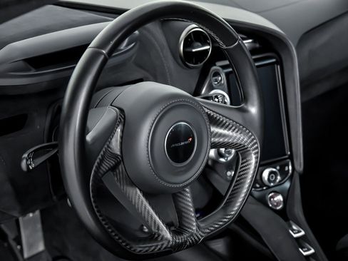 Used 2018 McLaren 720S image 26