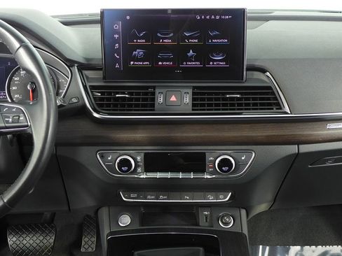 Used 2023 Audi Q5 2.0T Premium w/ Convenience Package AWD/4WD image 26