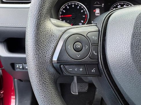 Used 2021 Toyota RAV4 LE image 13