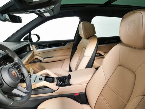 New 2026 Porsche Cayenne AWD/4WD image 5