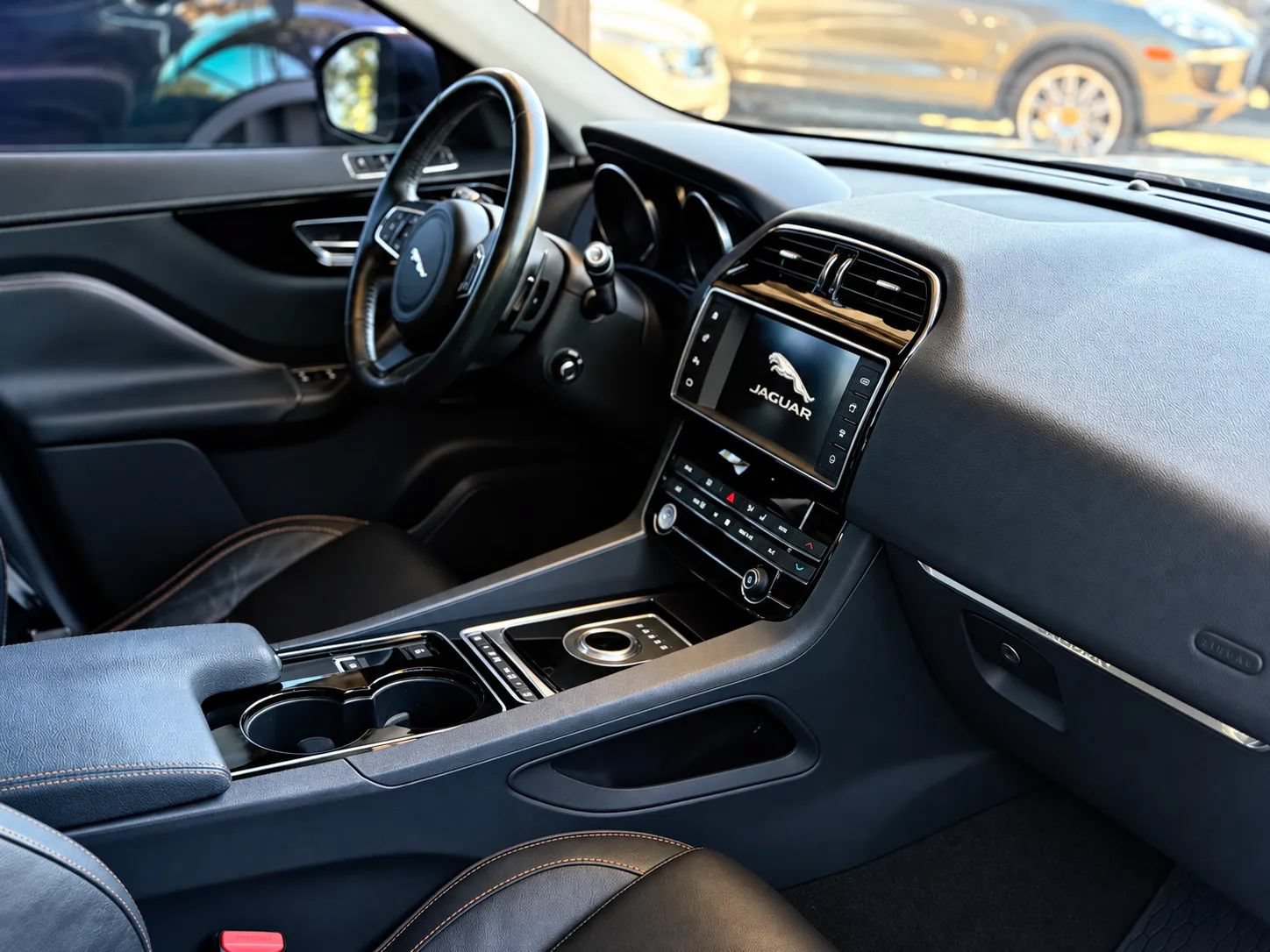 Used 2017 Jaguar F-PACE Prestige AWD/4WD image 17