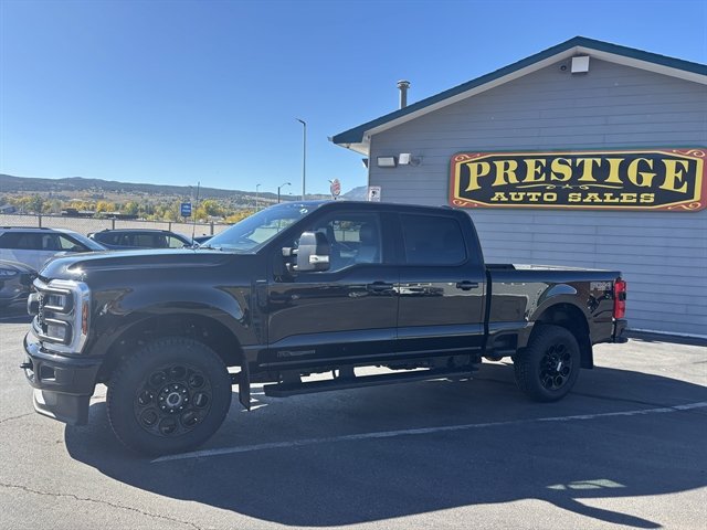 Used 2025 Ford F250 Lariat w/ Black Appearance Package AWD/4WD image 2