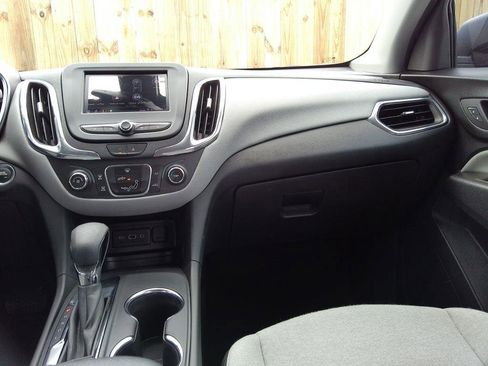 Used 2023 Chevrolet Equinox LS FWD image 16