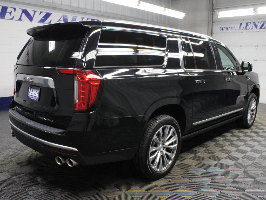 Used 2023 GMC Yukon XL Denali w/ Advanced Technology Package AWD/4WD image 6