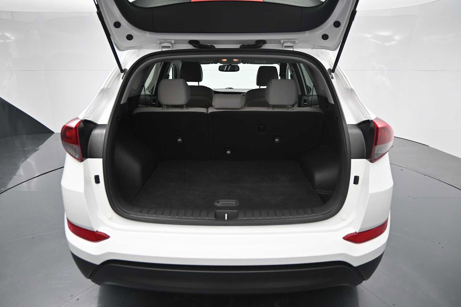 Used 2017 Hyundai Tucson SE w/ SE Popular Package 02 AWD/4WD image 6