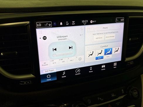 Used 2022 Chrysler Pacifica Touring-L image 28