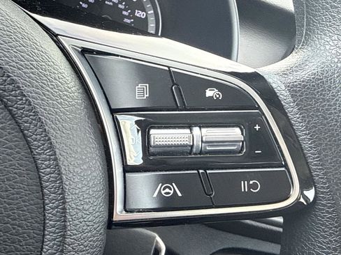 Used 2023 Kia Forte LXS image 16