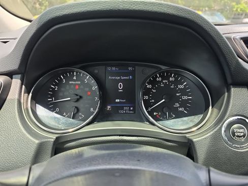 Used 2018 Nissan Rogue SV FWD image 20