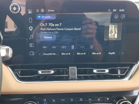 Used 2025 Chevrolet Equinox ACTIV w/ Safety and Technology Package FWD image 17