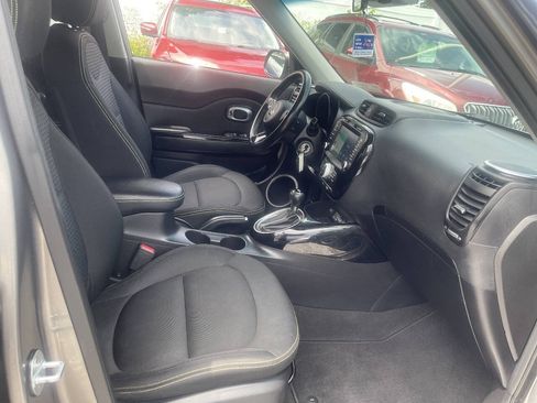 Used 2016 Kia Soul + w/ Audio Package FWD image 25