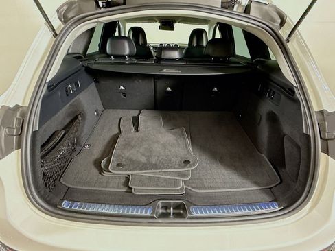 Used 2024 Mercedes-Benz GLC 300 4MATIC image 24