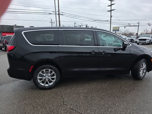 New 2026 Chrysler Pacifica Select image 25