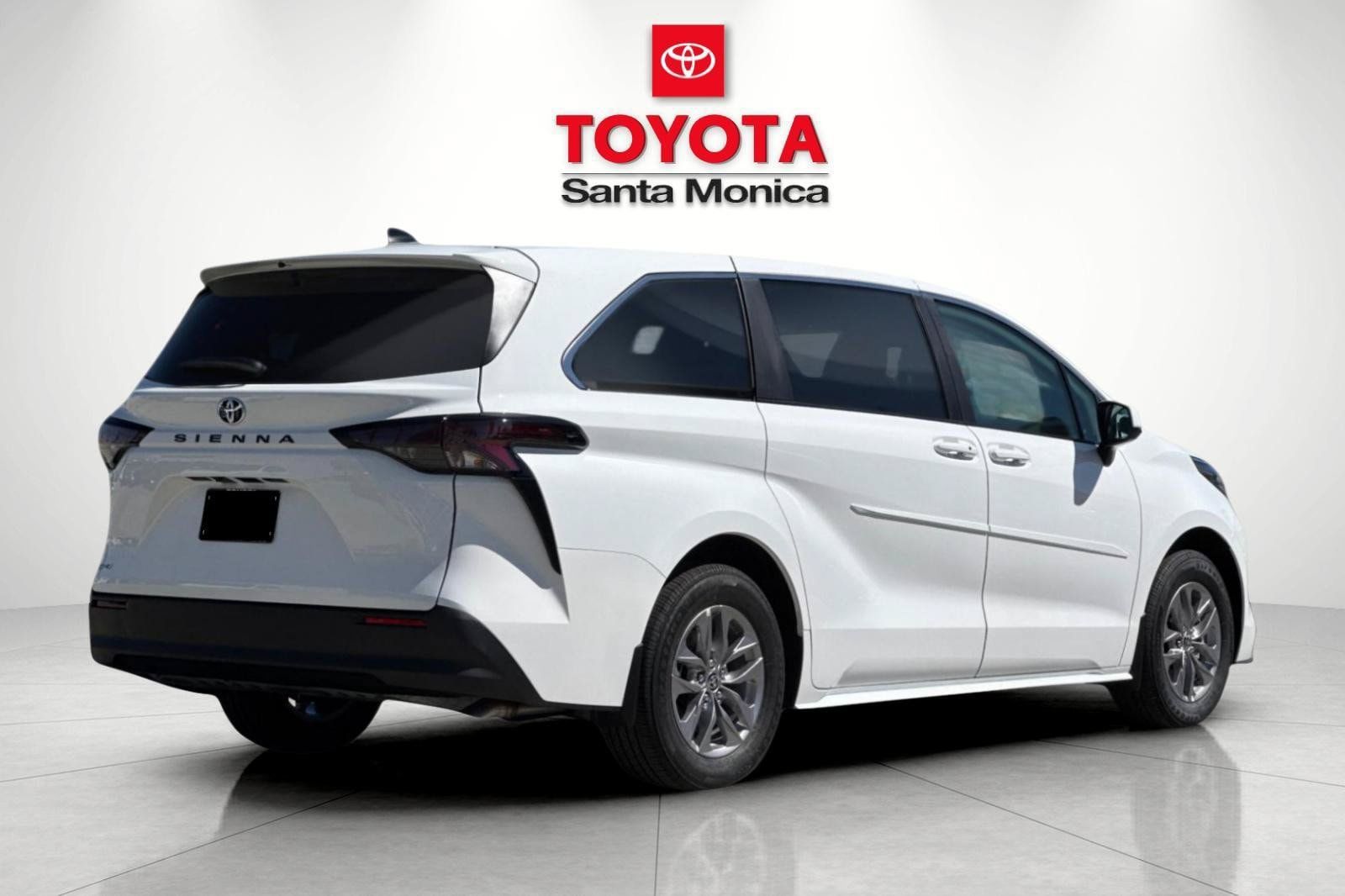 New 2026 Toyota Sienna LE FWD image 3