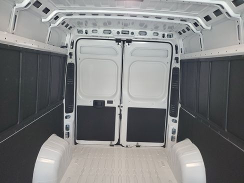 Used 2026 RAM ProMaster 2500 w/ Convenience Group FWD image 13