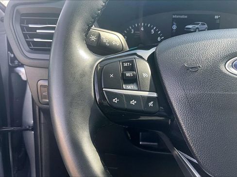 Used 2022 Ford Escape SEL image 18